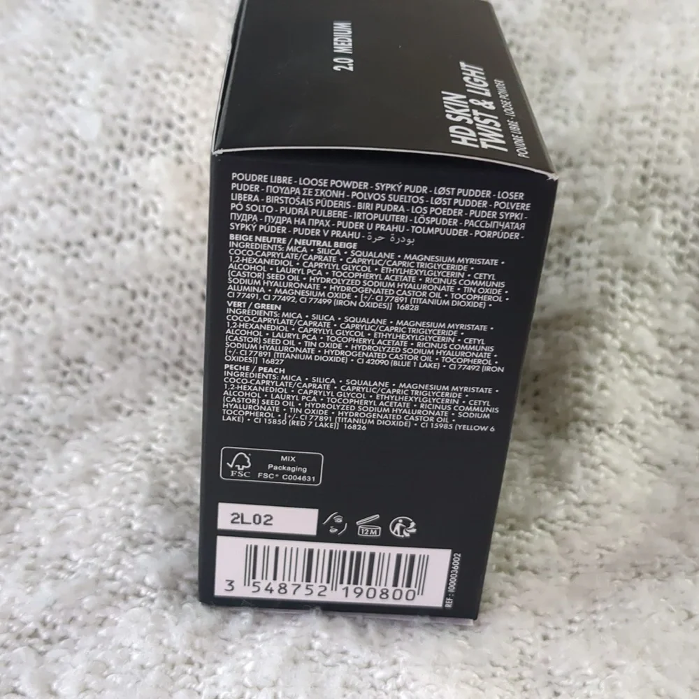 Makeup Forever HD Skin Twist & Light Powder in 2.0 Medium, 8g/0.20oz